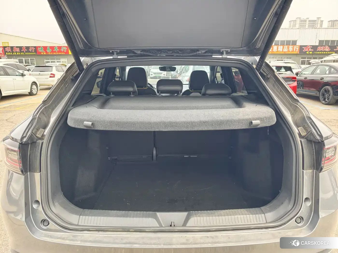 Volkswagen ID.4 X 2023 Silver/gray из Китая, фото 2