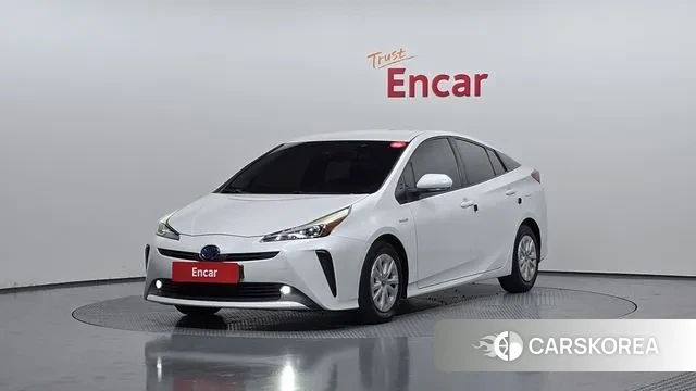 Toyota Prius 4th Generation 2020 Белый из Кореи