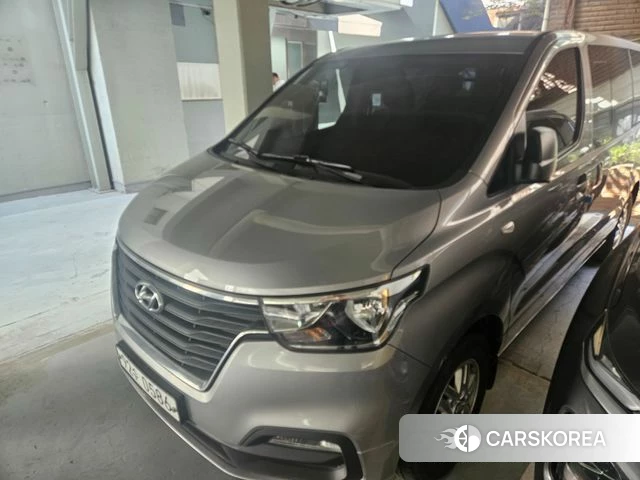 Hyundai The New Grand Starex 2020 Серебристо-серый из Кореи