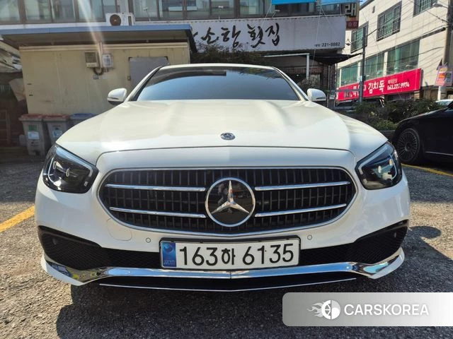 Mercedes-Benz E-Class W213 2021 Белый из Кореи