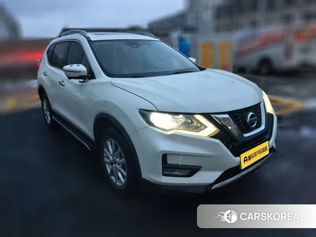 Nissan Qijun 2020 Белый из Китая