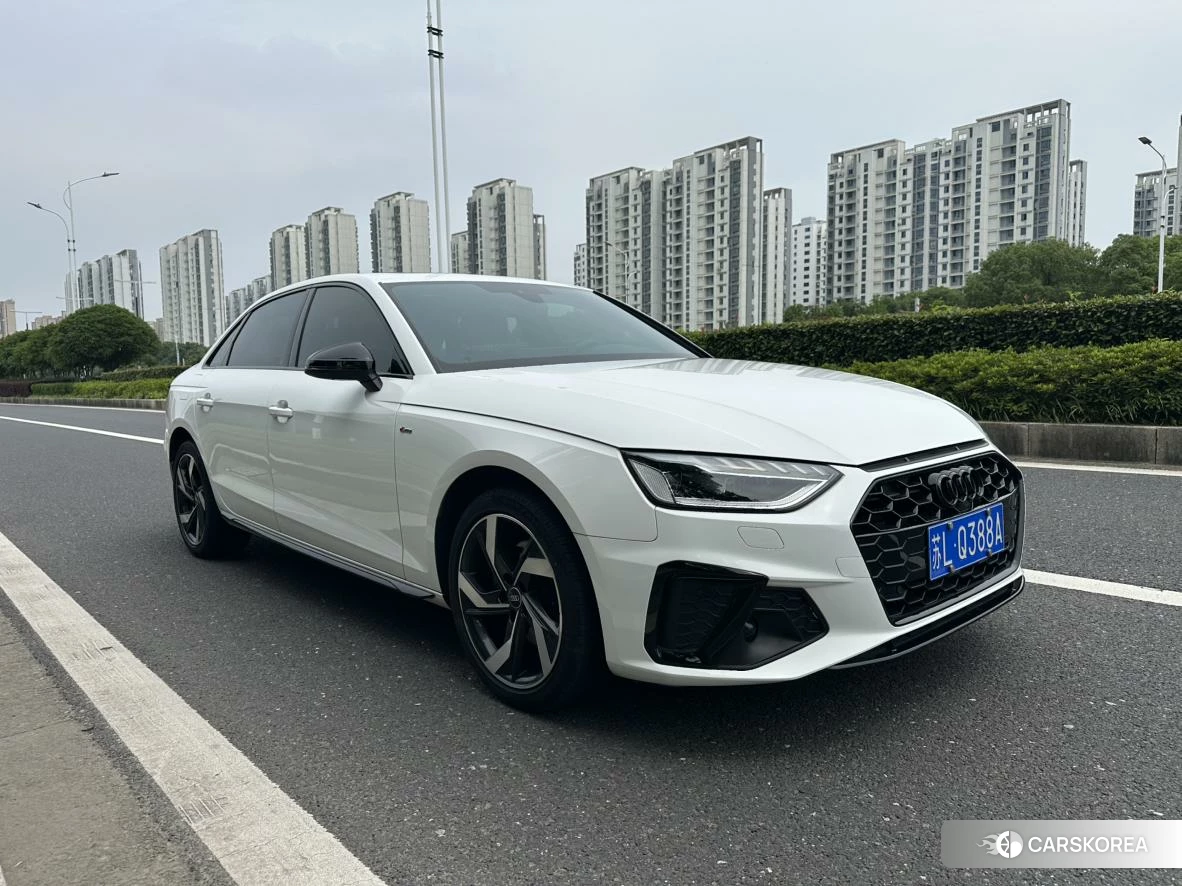 Audi A4L 2023 Белый из Китая