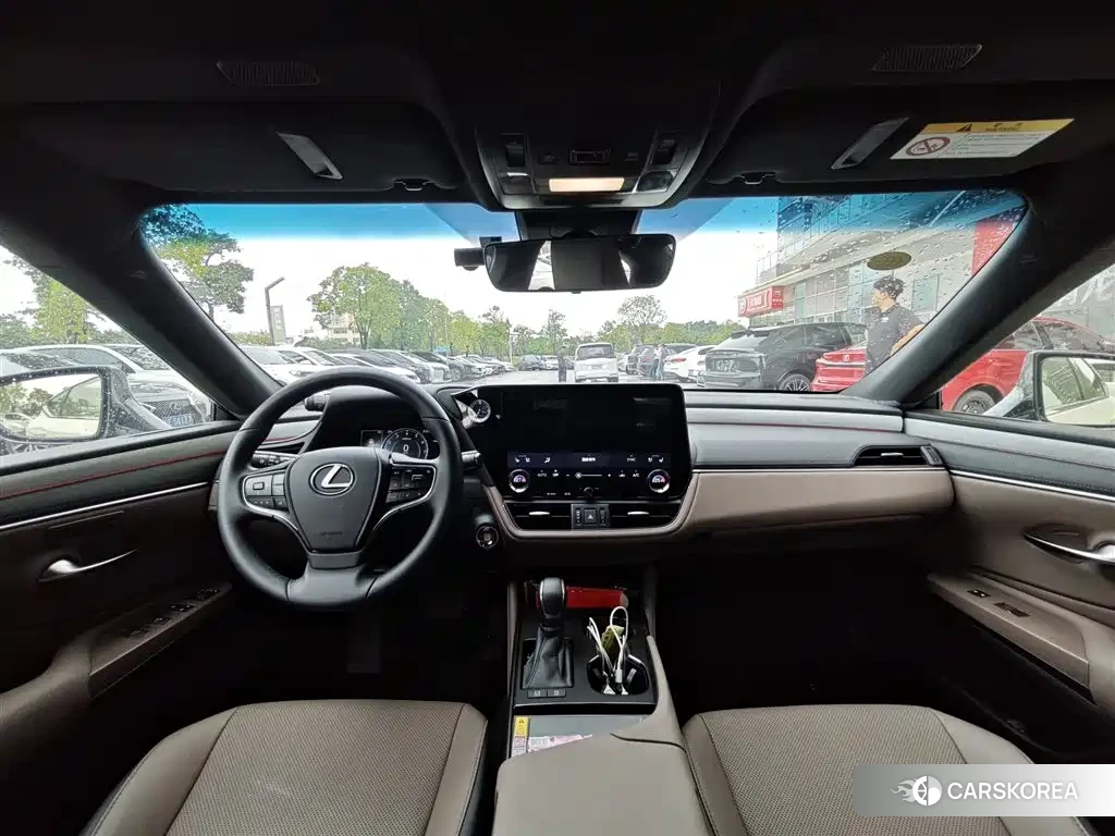 Lexus ES 2025 Белый из Китая