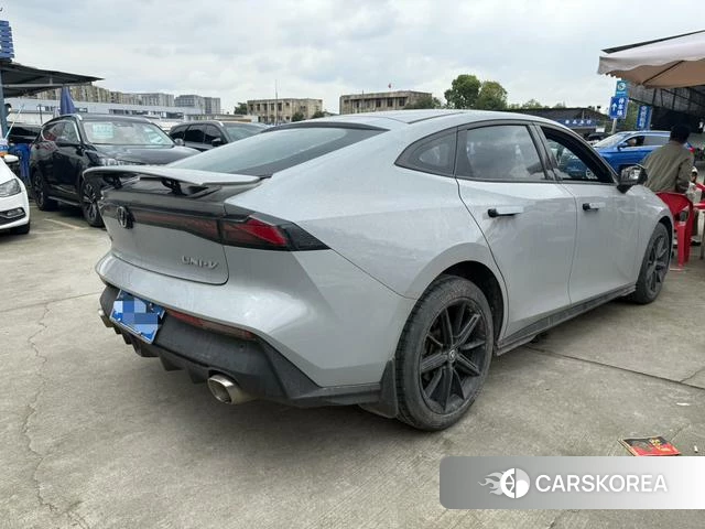 Chang'an UNI-V 2022 Серебристо-серый из Китая