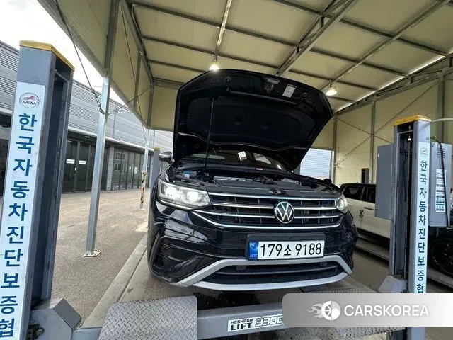 Volkswagen Tiguan Allspace 2023 Черный из Кореи