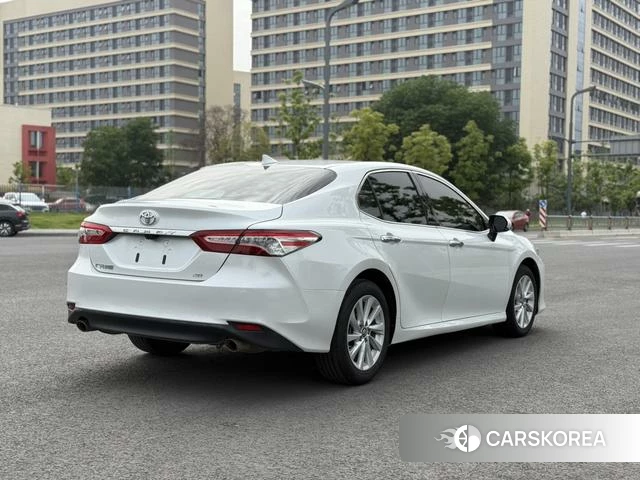 Toyota Camry 2021 Белый из Китая