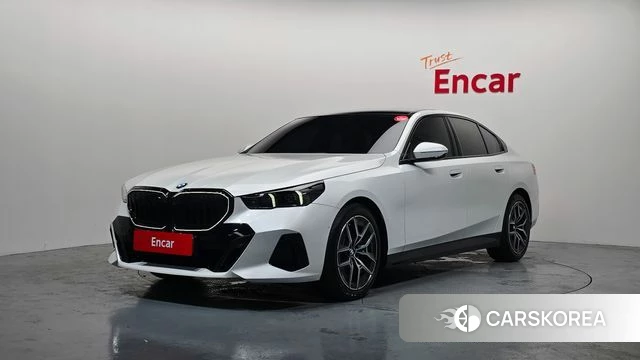 BMW 5 Series (G60) 2025 Белый из Кореи