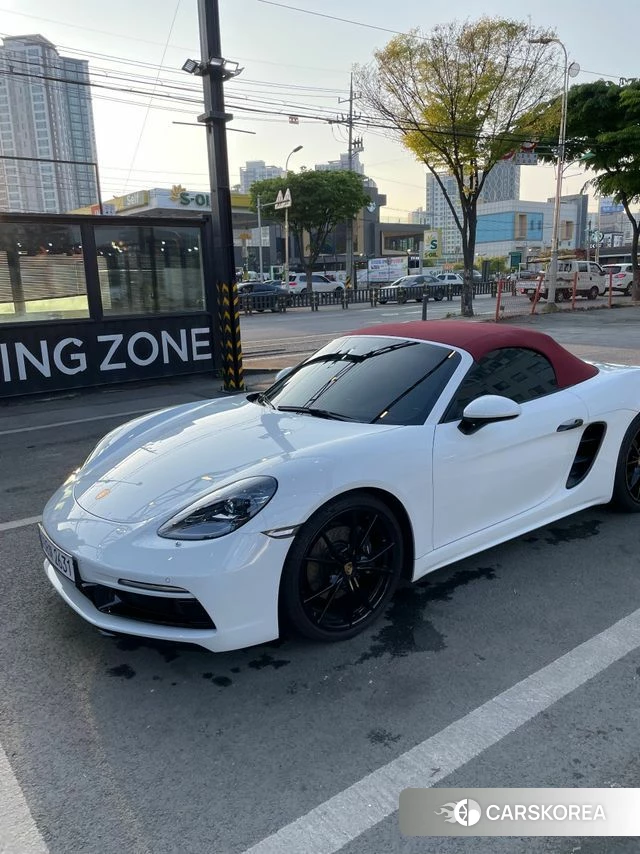 Porsche 718 Boxster 2022 Белый из Кореи