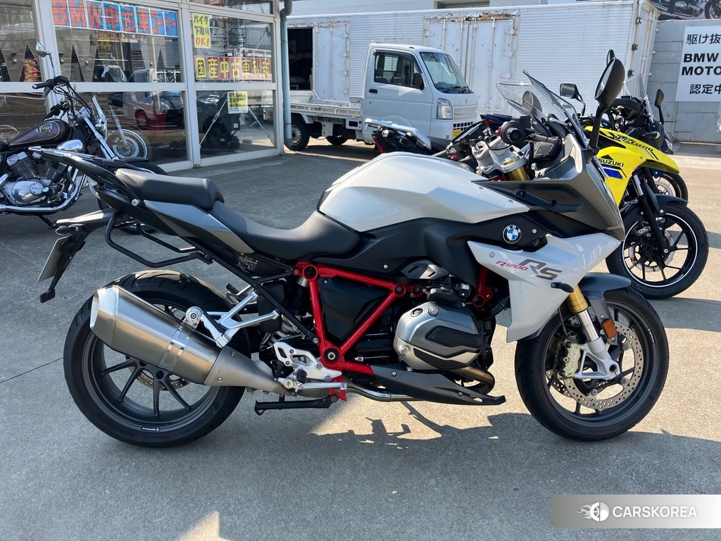 Проданный BMW R1200RS 2017 из Японии