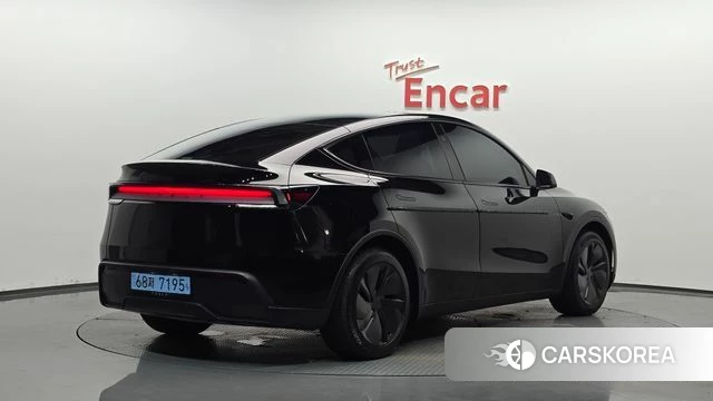 Tesla Model Y 2025 Черный из Кореи