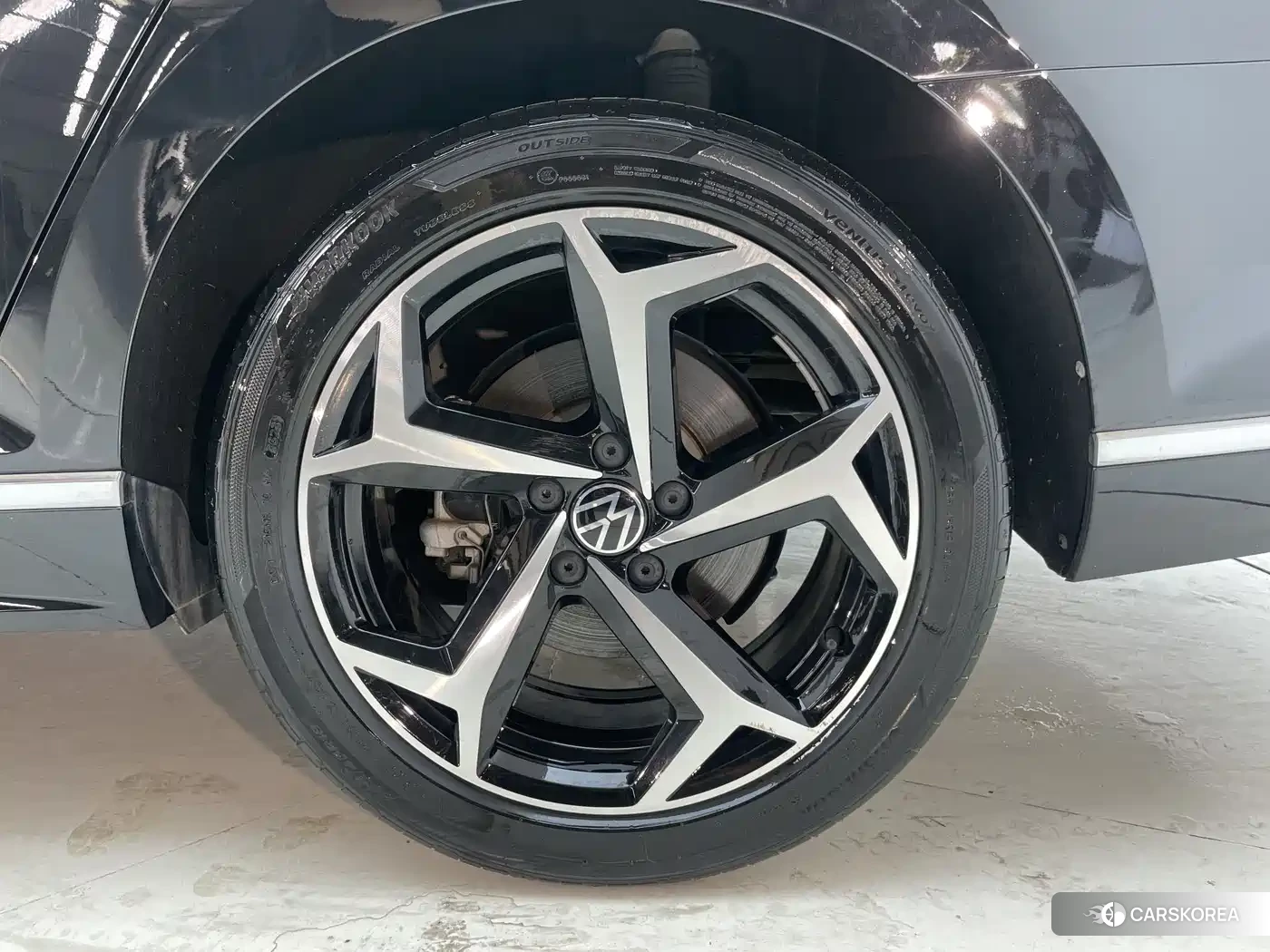 Volkswagen Magotan 2024 Черный из Китая, фото 3