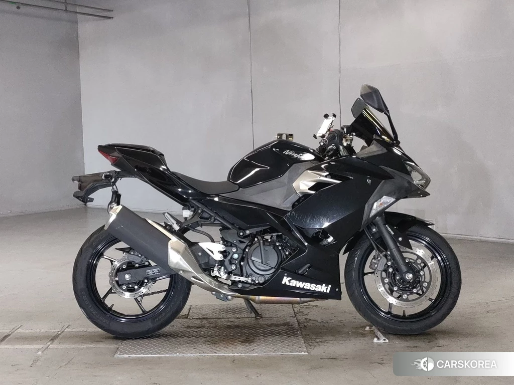 Проданный Kawasaki NINJA 250 2018 из Японии, фото 2