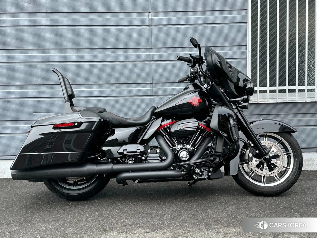 Проданный Harley-Davidson Electra Glide FLHT1340-1450 2019 из Японии, фото 2
