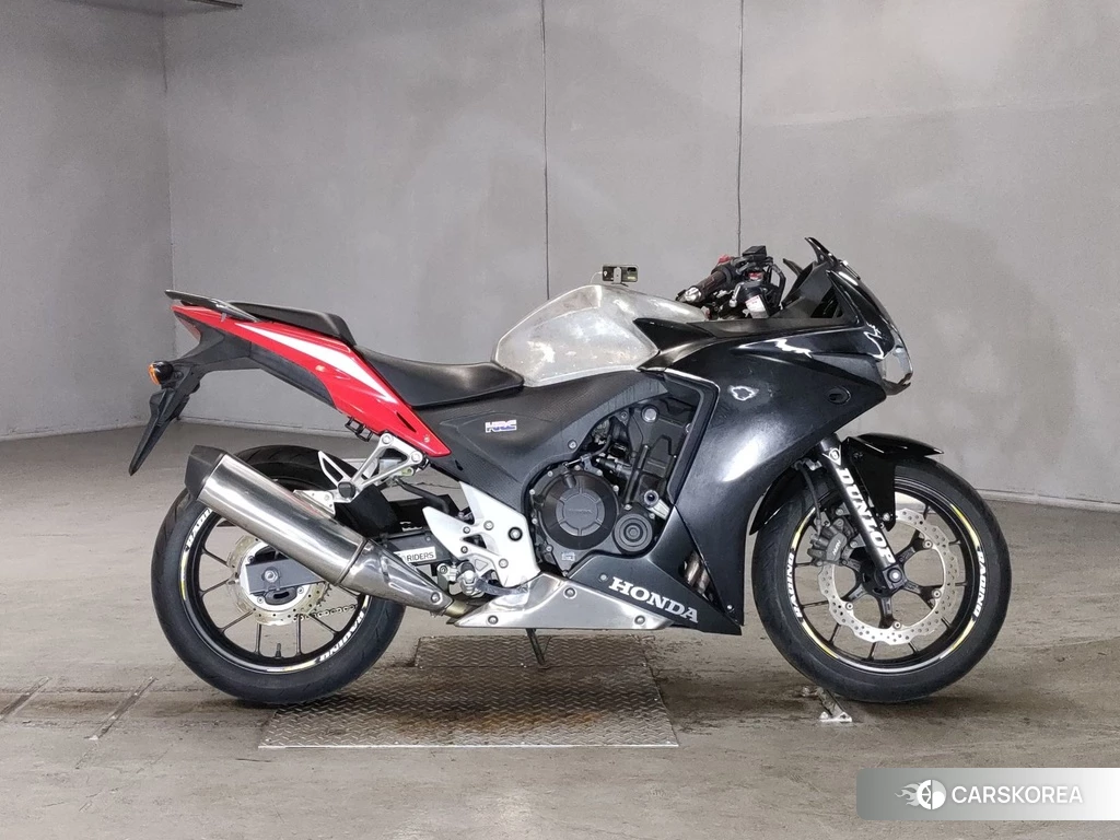 Проданный Honda CBR400R 2014 из Японии