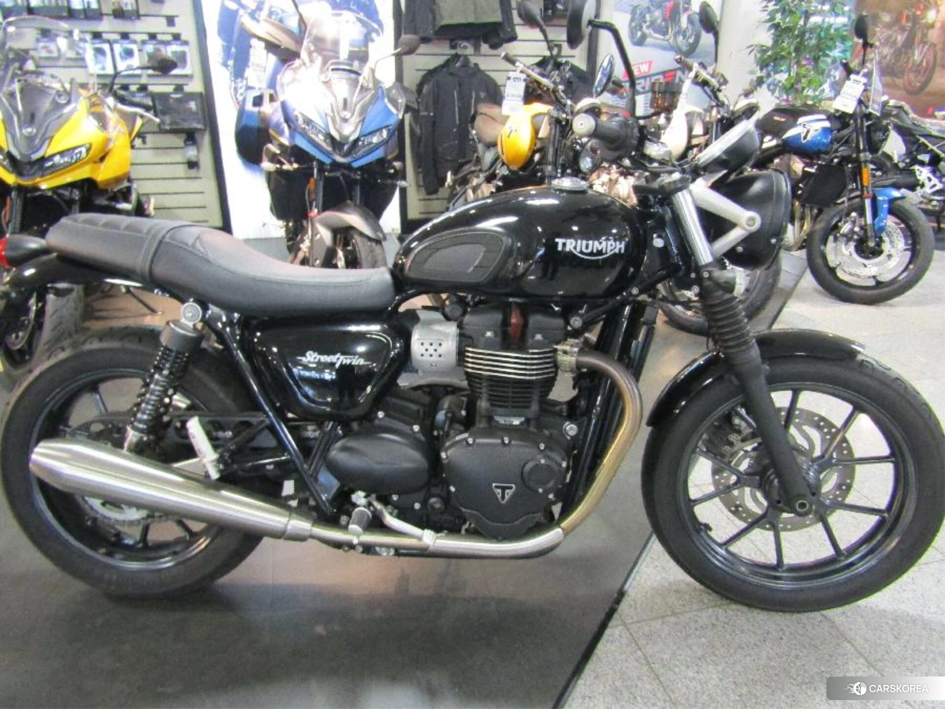 Проданный Triumph STREET TWIN 2017 из Японии