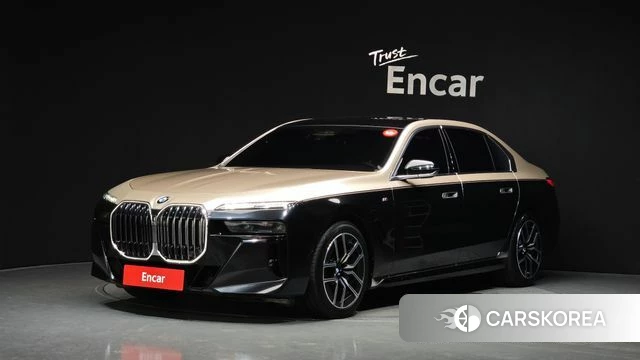 BMW 7 Series (G70) 2023 Черный двухцветный из Кореи