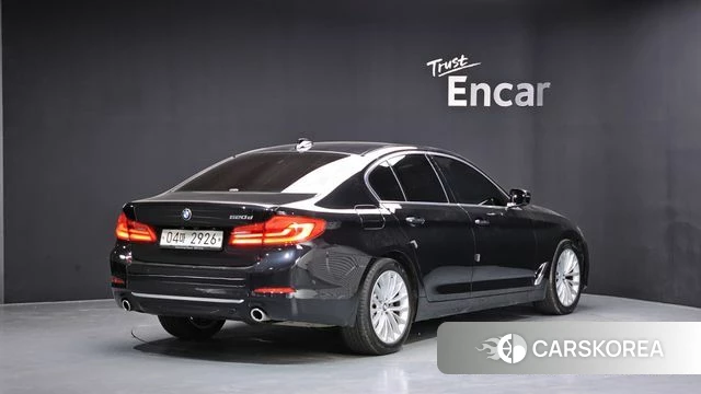 BMW 5 Series (G30) 2018 Черный из Кореи