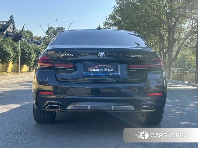 BMW 5 series 2022 Черный из Китая