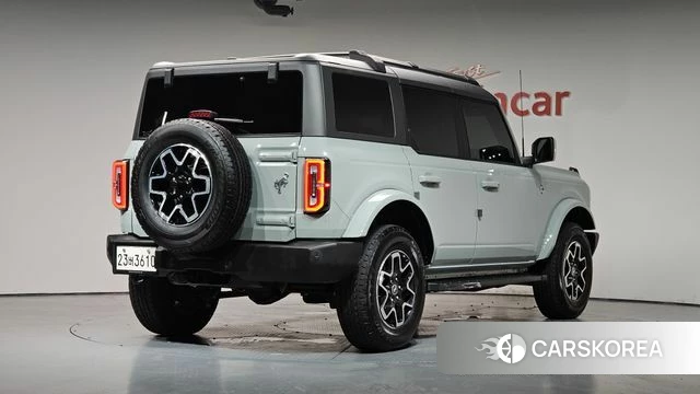 Ford Bronco 6th Generation 2023 Цвет галактики из Кореи