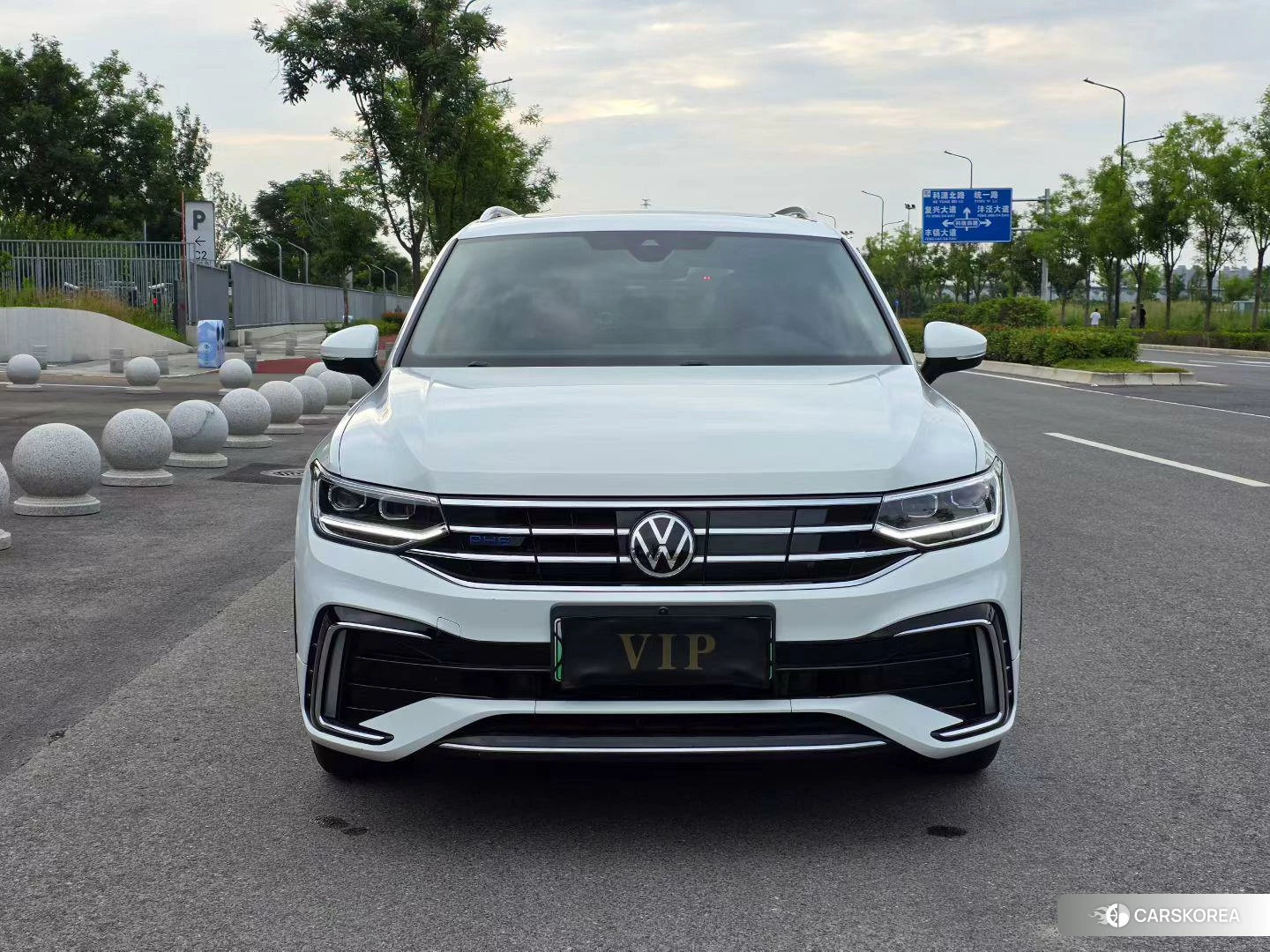 Volkswagen Tiguan L PHEV 2022 Белый из Китая