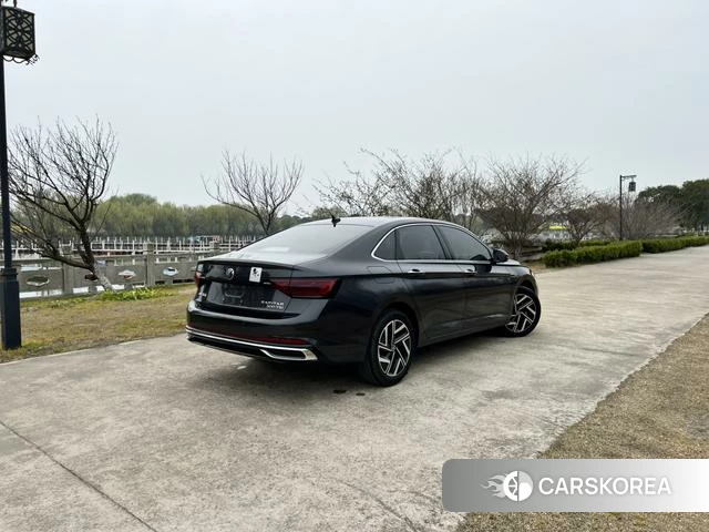 Volkswagen Sagitar 2023 Темно-серый из Китая
