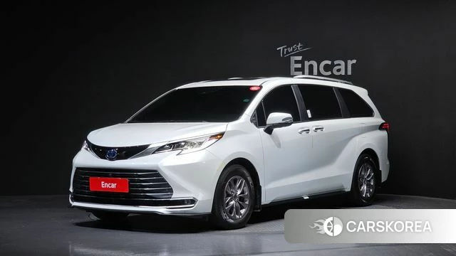 Toyota Sienna 4th Generation 2023 Белый из Кореи