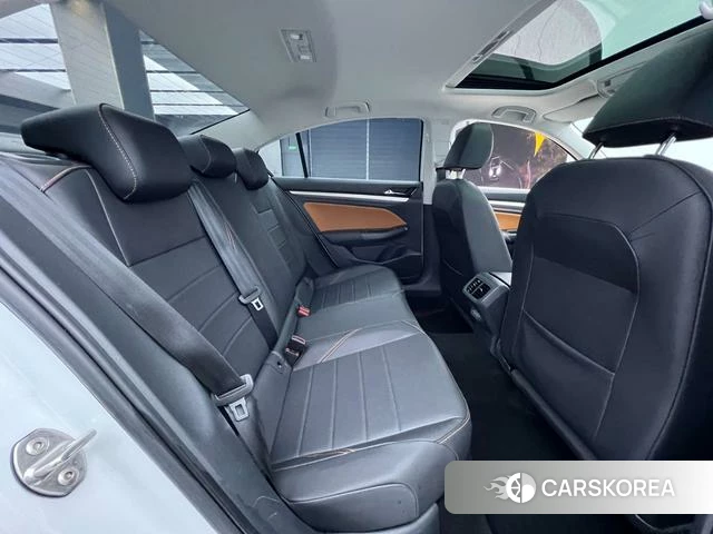 Volkswagen Bora 2023 Белый из Китая