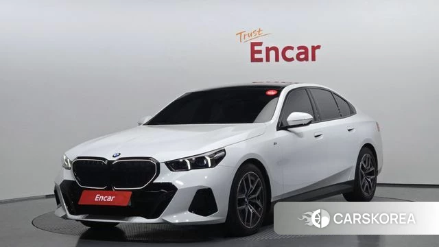 BMW 5 Series (G60) 2025 Белый из Кореи
