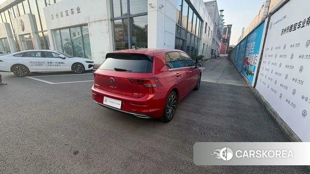 Volkswagen Golf 2023 Красный из Китая