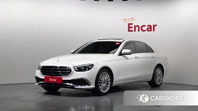 Mercedes-Benz E-Class W213 2021 Белый из Кореи