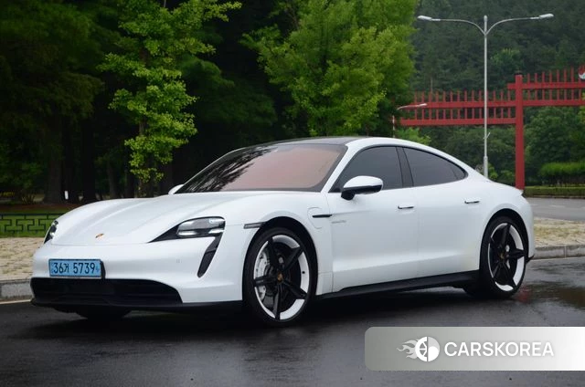 Porsche Taycan 2021 Белый из Кореи