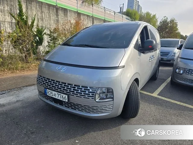 Hyundai Staria 2023 Серебряный из Кореи