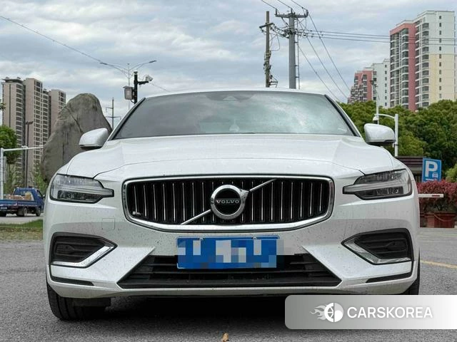 Volvo S60 2022 Белый из Китая