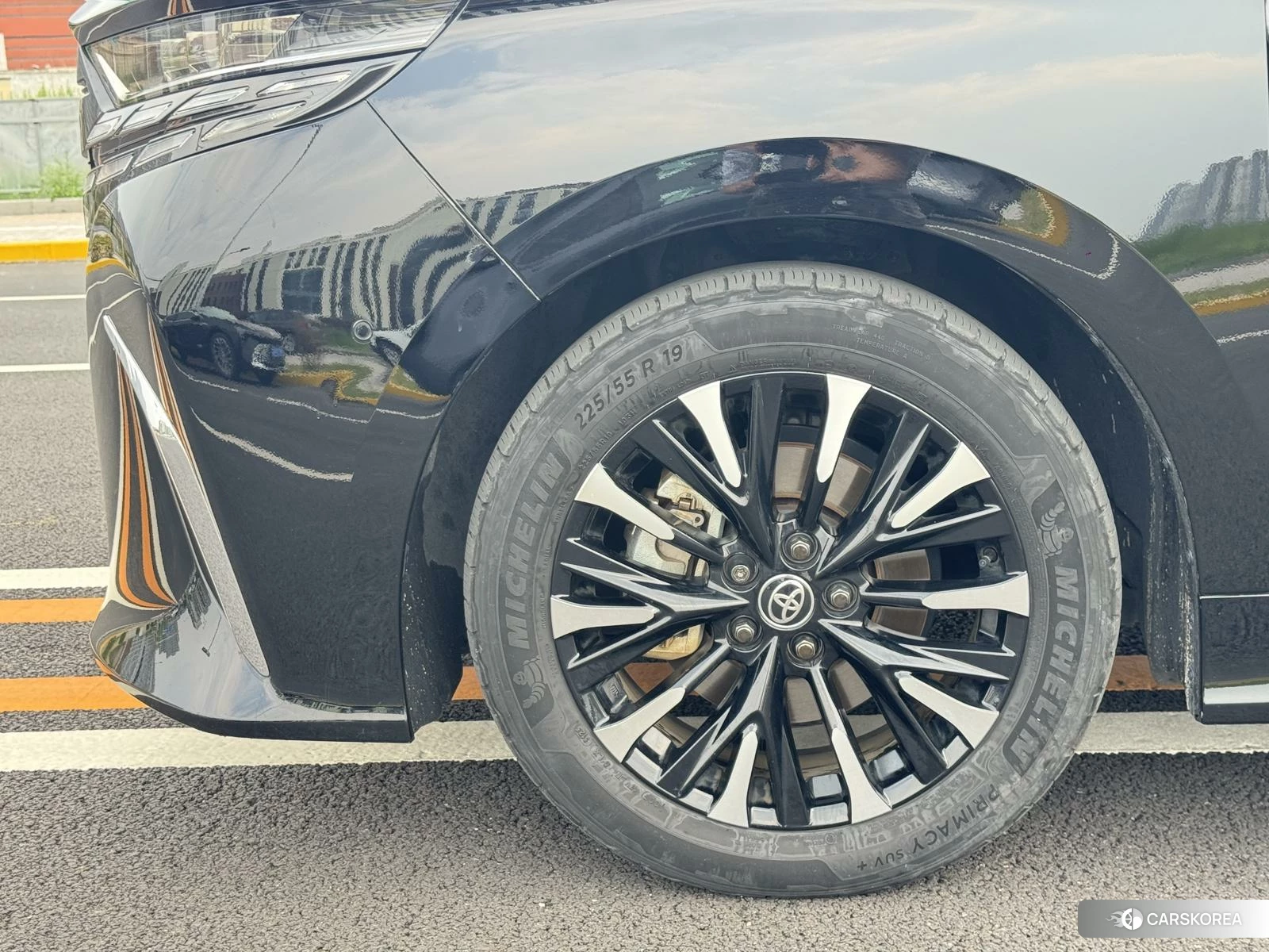 Toyota Elfa 2024 Черный из Китая
