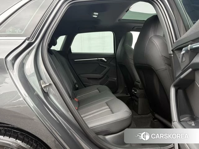 Audi A3 2024 Темно-серый из Китая