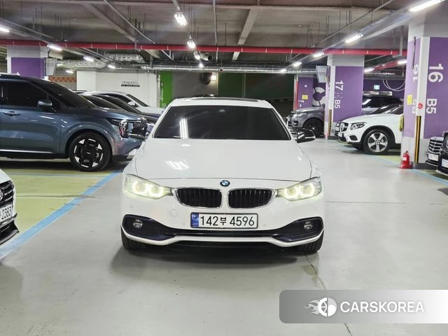 BMW 4 Series (F32) 2018 Белый из Кореи
