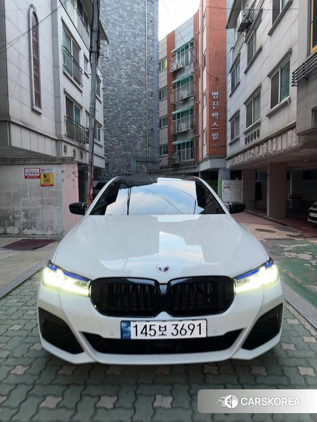 BMW 5 Series (G30) 2023 Белый из Кореи