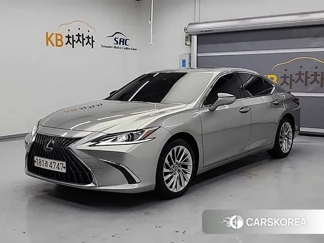 Lexus ES300h 7th generation 2023 Песочный из Кореи
