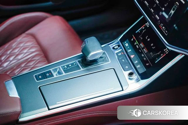 Audi A7L 2024 Черный из Китая