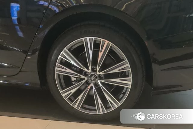 Audi A6L 2025 Черный из Китая
