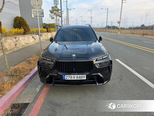 BMW X7 (G07) 2024 Черный из Кореи