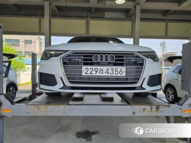 Audi A6 (C8) 2020 Белый из Кореи