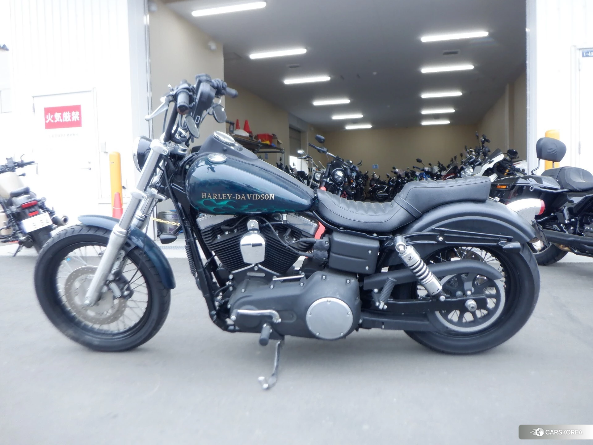 Harley-Davidson Dyna Street Bob FXDB1580 2011 из Японии, фото 3