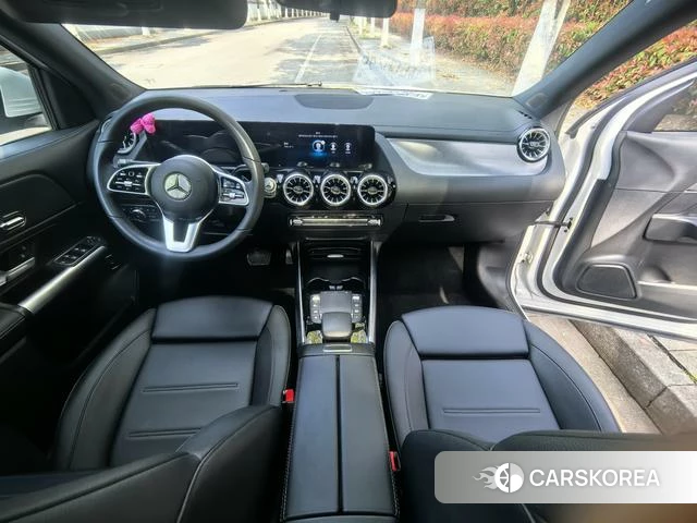 Mercedes-Benz GLA 2023 Белый из Китая