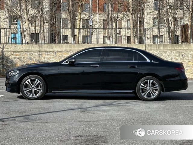 Mercedes-Benz E-class 2022 Черный из Китая