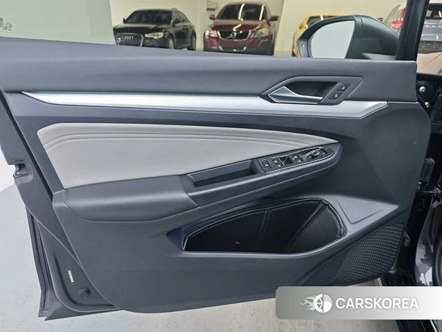 Volkswagen Golf 2022 Темно-серый из Китая