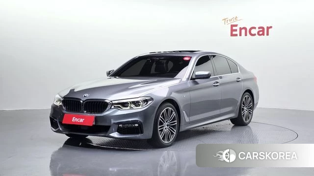 BMW 5 Series (G30) 2018 Серебристо-серый из Кореи