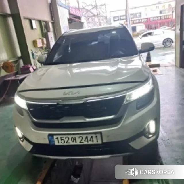 Kia Seltos 2022 Белый из Кореи