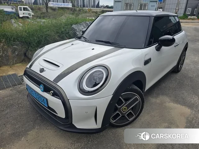 Mini Cooper Electric 2023 Белый из Кореи