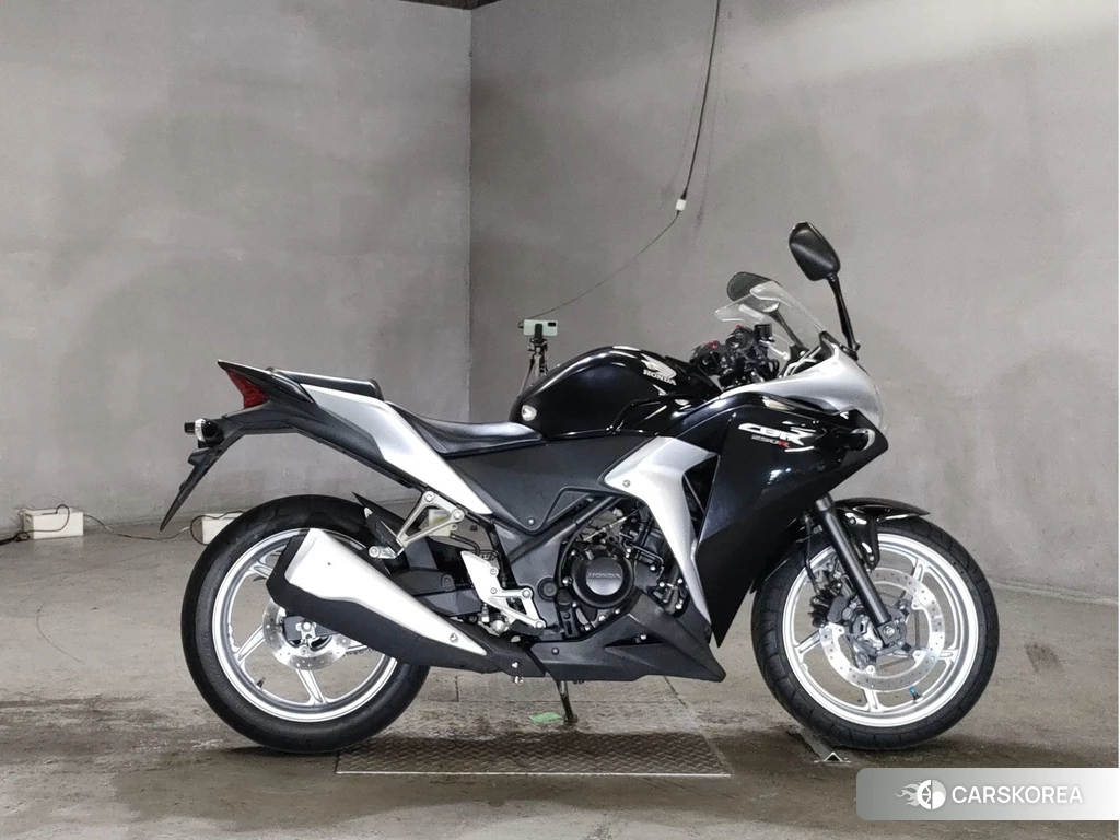 Проданный Honda CBR250R 2011 из Японии, фото 2